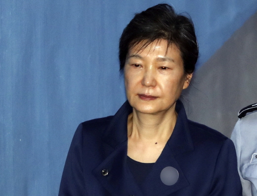 박근혜 전 대통령의 재판에 증인으로 채택된 대기업 총수들이 불출석 사유서를 제출했다. / 사진=뉴시스