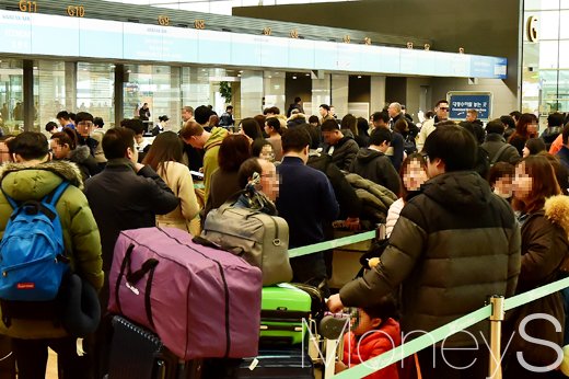 지난달 18일 개장일에 붐비는 인천국제공항 제2터미널. /사진=임한별 기자