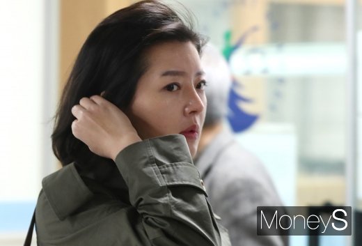 [머니S포토] 김미나, 명예훼손 혐의 첫 공판 출석