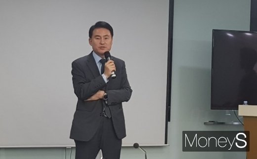 윤석암 SK스토아 대표가 SK스토아 ON을 설명하고 있다. /사진=채성오 기자