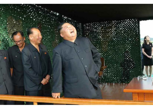 북한이 24일 함경남도 선덕 일대에서 발사한 발사체에 대해 새로 연구개발한 초대형 방사포라며 김정은 국무위원장의 지도 하에 시험사격이 성공적으로 진행됐다고 25일 밝혔다. /사진=로동신문