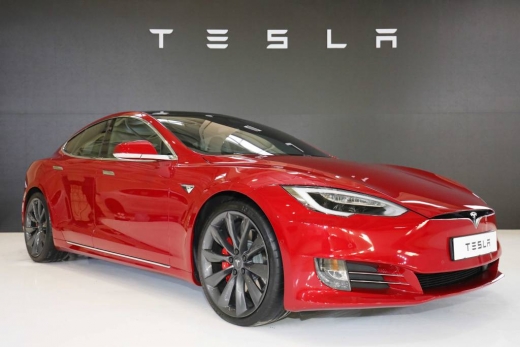 ׽ Model S P100D . /=Ӵ DB

