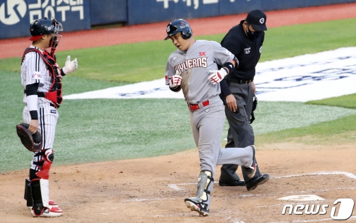 SK 와이번스 김강민. /뉴스1 © News1 김명섭 기자