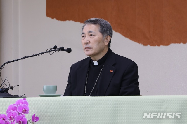 제5대 천주교 제주교구장에 착좌한 문창우 주교 /사진=뉴시스 양영전 기자