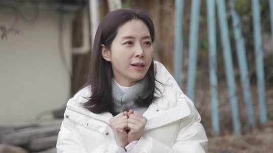배우 송윤아가 김혜수와의 인연을 공개한다. /사진=더 먹고 가 제공