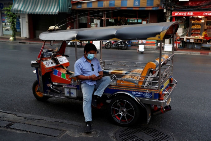 모터사이클을 개조한 '툭툭'은 태국 등 동남아에서 주요 이동수단 중 하나로 꼽힌다. /사진=로이터
