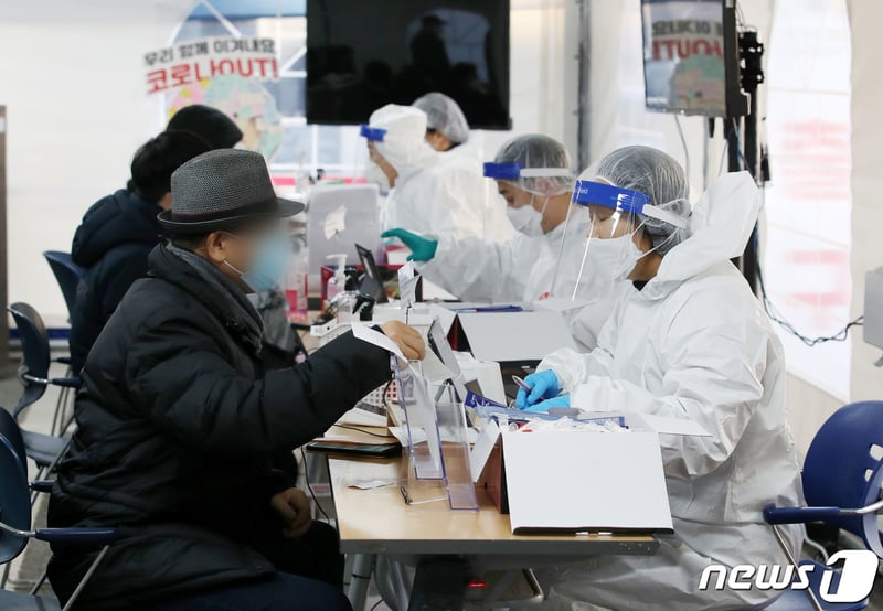 동작구 코로나 확진자 12명…9명이 기존 확진자와 접촉 - 머니S