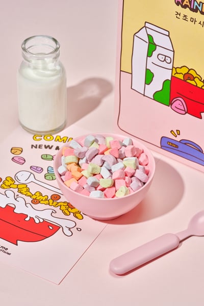 마시멜로우 가득 '멜로팝 레인보우' 출시…"원하는 입맛대로 토핑" - 뉴스 썸네일 이미지