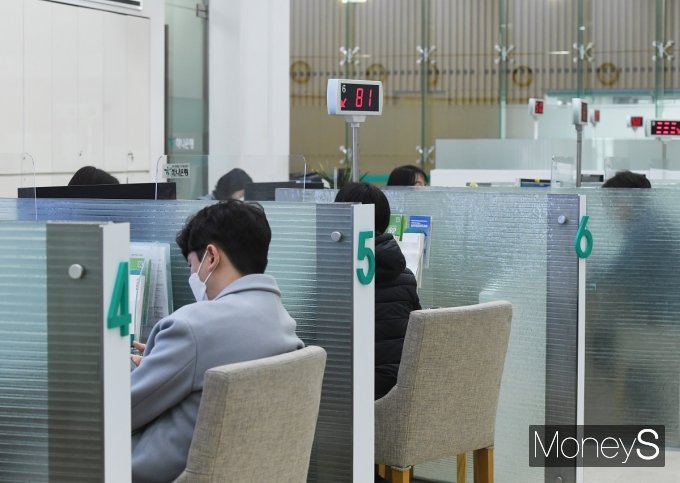 새해에도 대출절벽… 영끌·빚투에 ‘부채 폭탄’ 터진다