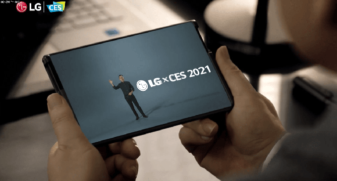지난 11일 온라인으로 열린 세계 최대 규모 정보통신(IT)·가전 전시회 'CES 2021' LG 프레스 콘퍼런스에서는 약 5초 길이의 롤러블폰 구동 영상이 공개됐다. /사진=CES2021 영상 캡처