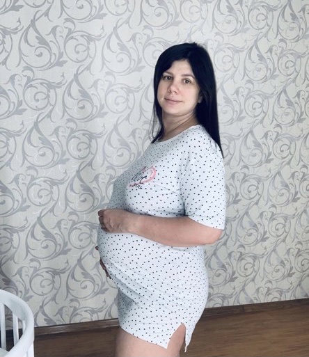 러시아의 인플루언서인 한 여성이 자신이 입양한 아들과 결혼해 곧 출산한다. 사진은 임신한 마리나 발마셰바의 모습. /사진=마리나 발마셰바 인스타그램 캡처