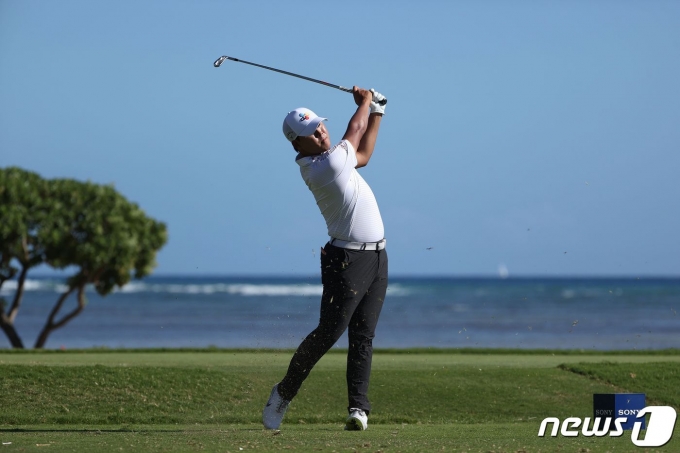 Siwoo Kim, tied for 23rd in the 3rd round of the Sony Open…  Kevin Na tied for second place