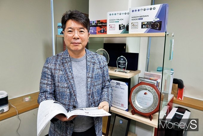 김상균 엠비즈원 대표의 제품 철학은 확고했다. /사진=박찬규 기자