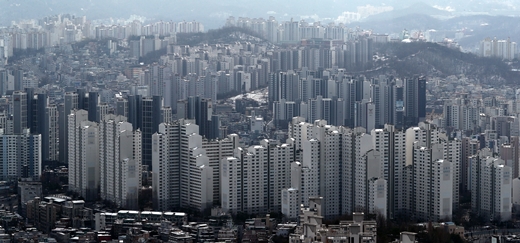2018년 8월(600건), 2019년 10~12월(10월423건, 11월 390건, 12월 343건), 2020년 6월(786건) 등 서울지역 실거래가 입력 후 취소 건수가 다른 시기와 비교해 급증한 3개 시점 이후 서울지역 아파트 매매가격지수도 상승했다. /사진=뉴스1