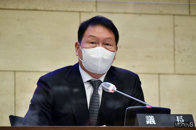 최태원 신임 서울상의 회장이 23일 오전 서울 세종대로 대한상의에서 열린 서울상의 의원총회에서 신임 회장으로 선출된 후 인사말을 하고 있다. / 사진=장동규 기자