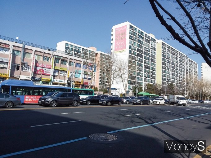 은마 재건축은 ‘대치’라는 입지의 상징성과 천문학적인 수익성을 보장하는 흥행 보증수표나 다름없었지만 정부의 재건축 초과이익환수제와 기부채납 등의 규제가 강화돼 현실화 가능성이 낮아졌다. /사진=김노향 기자