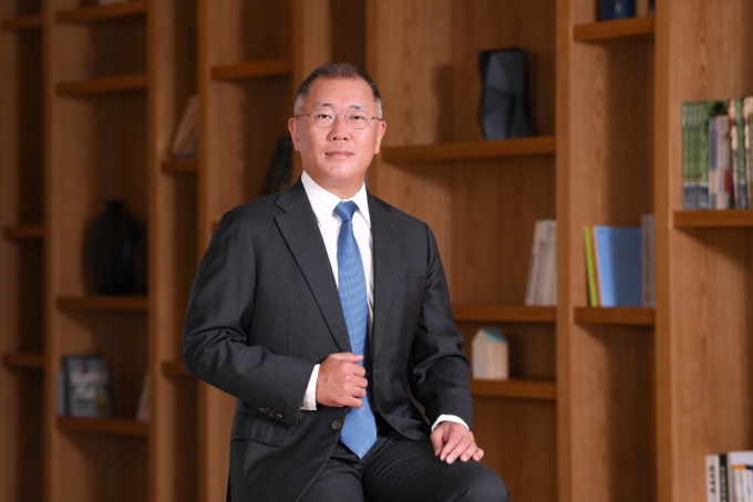 현대자동차가 공정거래위원회에 총수(동일인)를 정몽구 현대차그룹 명예회장에서 정의선 회장으로 변경해 줄 것을 요청한 것으로 알려졌다. /사진제공=현대자동차그룹