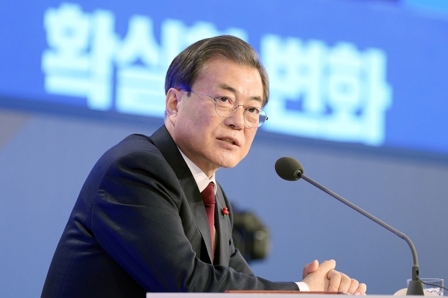 민주사회를 위한 변호사모임(이하 민변)과 참여연대 등은 LH 직원 10여명이 광명·시흥지구의 3기신도시 지정 발표 전 약 100억원대 투기를 했다는 의혹을 제기했다. /사진제공=청와대