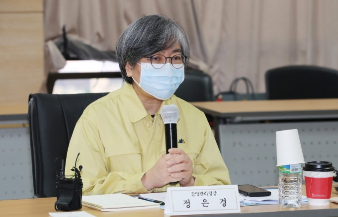정은경 질병관리청장은 백신 접종 전후로 컨디션을 잘 살펴야 한다고 강조했다.질병관리청은 백신 접종 전후로 컨디션을 잘 살펴야 한다고 강조했다. /사진=박지혜 뉴스1 기자