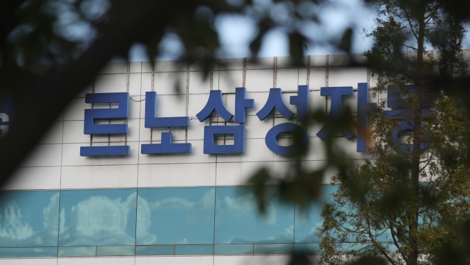 도미닉 시뇨라 르노삼성자동차 사장이 희망퇴직을 선택한 임직원에 감사를 표했다. 이번 르노삼성의 희망퇴직으로 500명에 이르는 직원이 퇴직한 것으로 알려졌다./사진=뉴스1