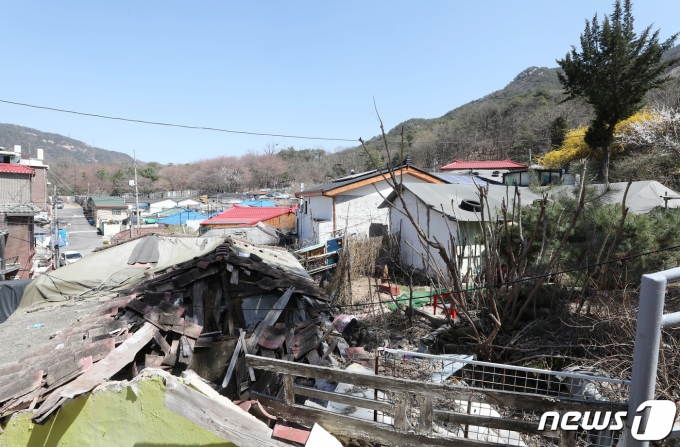 지난달 30일 오후 공공재개발 시범사업 2차 후보지로 선정된 서울 노원구 상계3구역이 낙후된 모습을 보이고 있다./사진=뉴스1