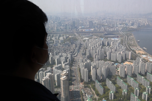 한국부동산원이 29일 발표한 '2021년 4월 4주(26일 기준) 전국 주간 아파트 가격동향'에 따르면 전국 아파트값 상승률은 0.23%를 나타냈다. /사진=뉴스1