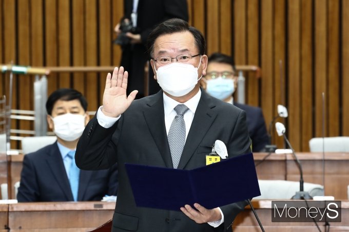 김부겸 국무총리 후보자가 헌법 체제는 여야가 공존하고 협력하는 체제로 변화해야 한다고 말했다./ 사진=장동규 기자