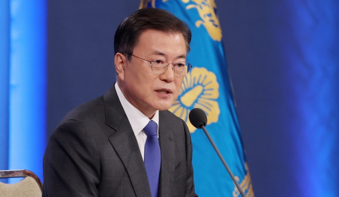 문재인 대통령이 취임 4주년 특별 연설에서 남은 임기 1년 동안 경제 반등을 다짐했다. /사진=뉴시스 추상철 기자