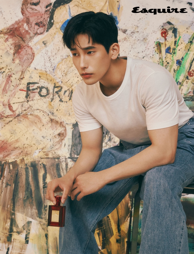 ©에스콰이어