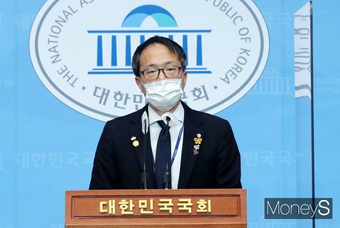 [머니S포토] 김오수 후보자 청문회 관련 기자회견 갖는 박주민