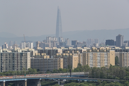 1일 한국부동산원이 발표한 '5월 전국 주택가격 동향조사'에 따르면 지난달 서울의 주택 종합(아파트·단독·연립주택 포함) 매매가격은 0.40% 상승했다. /사진=뉴스1