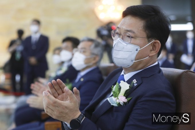 머니S포토 국회 개원기념식서 박수치는 송영길 대표 - 머니S