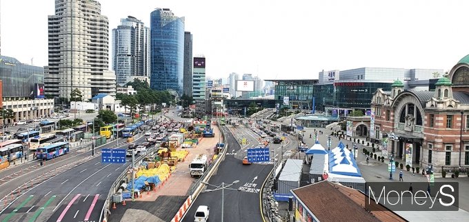 수도권 외곽과 서울 도심의 주요 거점을 연결하는 GTX-A·B·C 3개 노선이 예비타당성 조사를 통과하고 일부가 착공에 들어가자 주요 역 주변 집값이 미친 듯 뛰고 있다. /사진=김노향 기자