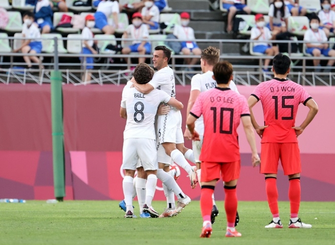 한국올림픽대표팀이 22일 오후 일본 이바라키현 가시마스타디움에서 열린 뉴질랜드와의 2020도쿄올림픽 남자축구 조별라운드 B조 1차전에서 크리스 우드에게 결승골을 내주며 0-1로 패했다. /사진=뉴스1