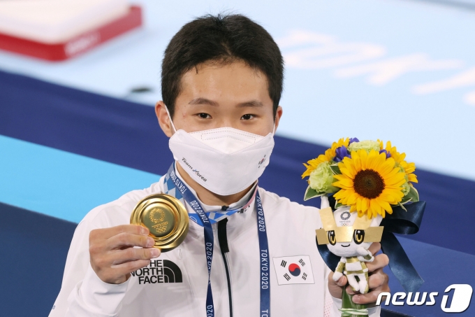 올림픽 '新 도마의 신' 신재환 깜짝 우승…김경문호, 이스라엘 ...