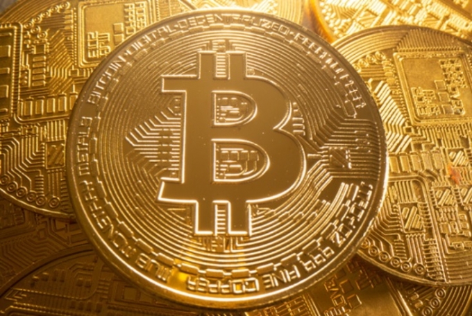14일 가상자산 거래소 업비트에서 비트코인 가격이 7000만원을 넘어섰다./사진=로이터