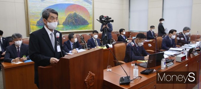 15일 열린 국회 정무위원회 국정감사에서 산업은행의 '대우건설' 헐값 매각 논란이 재점화됐다./사진=임한별 기자