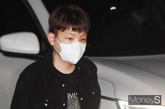 래퍼 장용준씨(21·활동명 노엘) 사건이 서울지법 교통·부패 전담부에 배당됐다. 사진은 지난달 30일 서울 서초구 서초경찰서에 출석한 장씨. /사진=임한별 기자