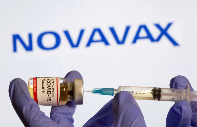 미국 노바백스의 신종 코로나바이러스 감염증(코로나19) 백신이 국내 보급을 위한 허가심사에 착수하면서 관심이 모이고 있다. /사진=로이터