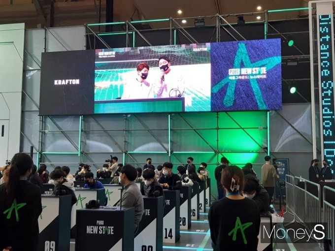 메인스폰서 카카오게임즈와 크래프톤은 '2K'답게 부스를 풍성하게 꾸몄다. /사진=양진원 기자