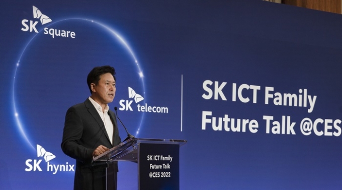 SK스퀘어·SK텔레콤·SK하이닉스가 지난 6일(현지시각) 세계 최대 가전·IT전시회 'CES 2022'에서 'SK ICT 연합' 출범을 선언했다. 사진은 이날 박정호 SK스퀘어 부회장의 모습. /사진제공= SK텔레콤