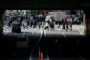 "이유가 뭐야?"… 일본, 신규확진 4만명대 폭증