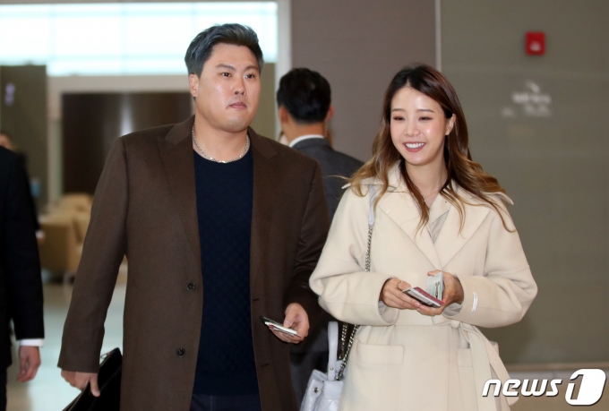 야구선수 류현진(왼쪽), 배현진 부부 © News1 이광호 기자