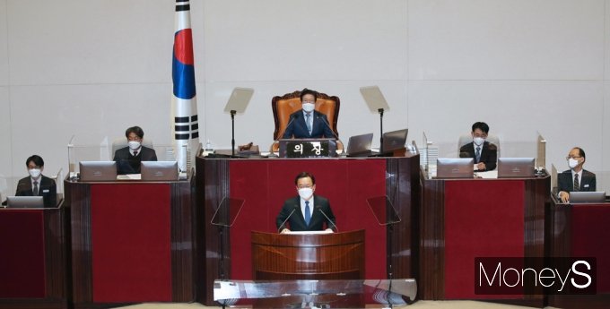 [머니S포토] 김부겸 "설 연휴 자칫 오미크론 확산 계기 될수도…가족·친지 만남 자제해주길"