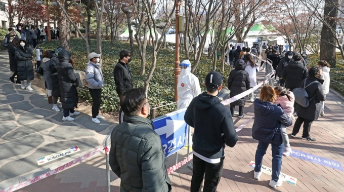 �Ϸ� ���� 3���� �þ��١� 'Ȯ�� 9��443��' 10���� ���� ��