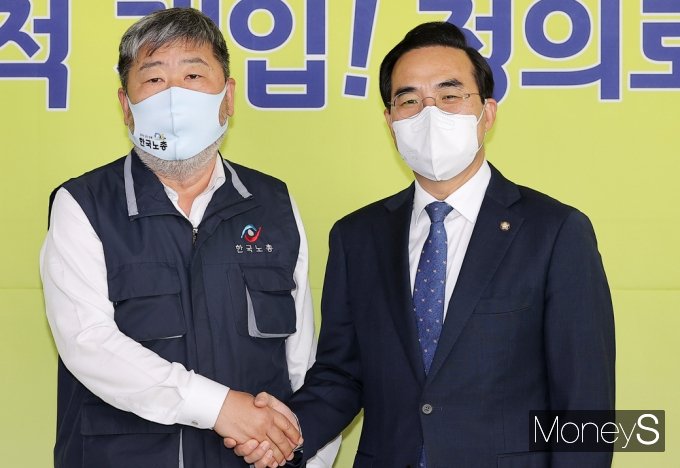 [머니S포토] 노동정책 관련 한노총 방문한 민주당 박홍근