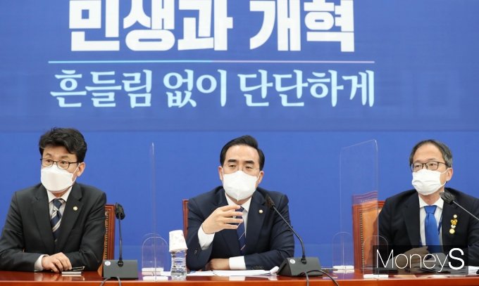 [머니S포토] 박홍근 "4월 임시국회서 처리 않으면 영영 기회 오지 않을 것이라 판단"