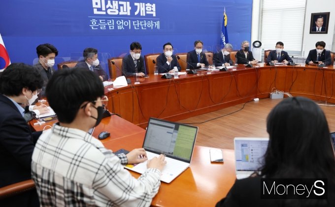[머니S포토] 박홍근 '언론개혁 법안 …"결정된 바 없어., 특위 안에서도 입장 차이 현격"'