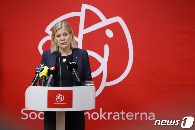 마그달레나 안데르손 스웨덴 총리가 15일(현지시간) 스톡홀름 사회민주당 당사에서 기자회견을 열고 