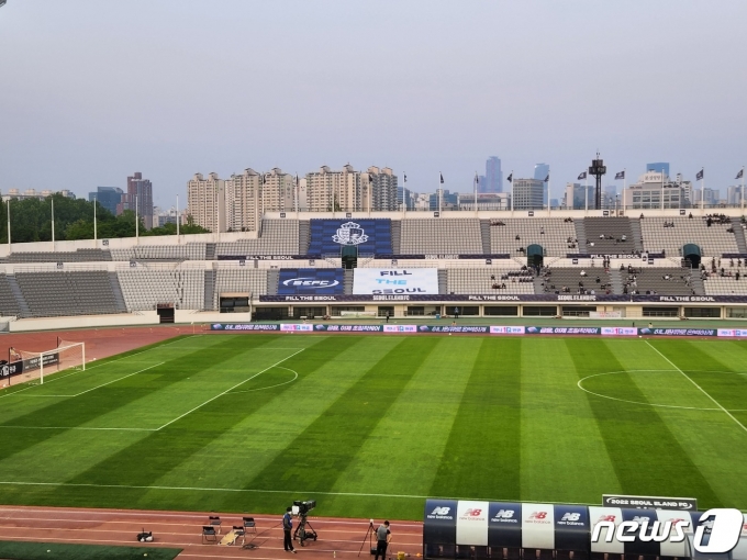 K리그2 서울 이랜드의 홈구장인 목동종합운동장. © 뉴스1